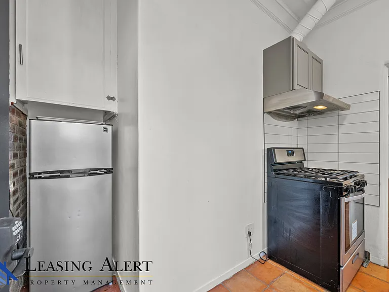 8218 Norton Ave #1/2 — Photo 12