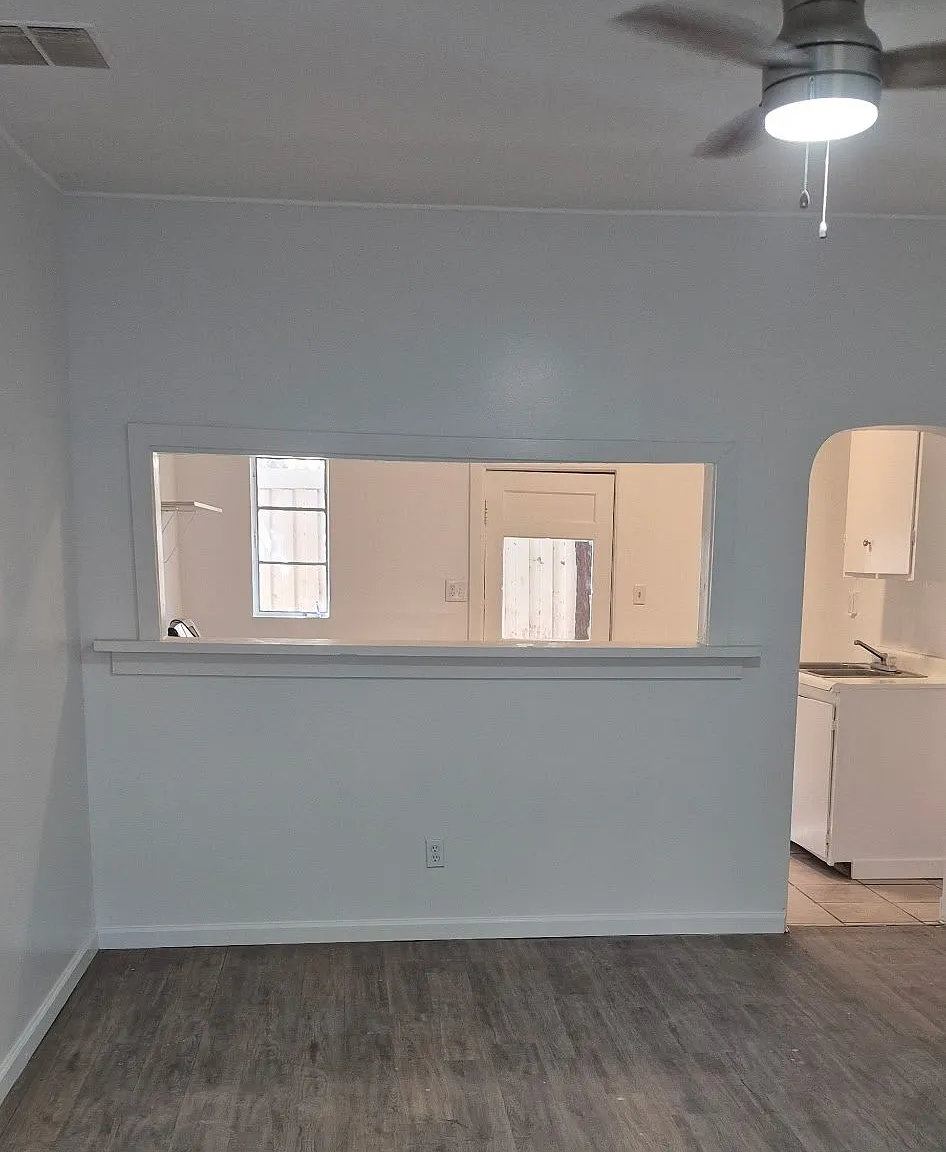 2 bed, 1.0 bath, 850 sqft, $1,000 — Photo 1
