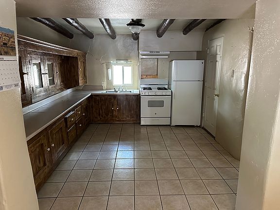 Entry way to Kitchen