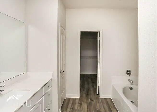 2016 Hialeah Dr — Photo 14