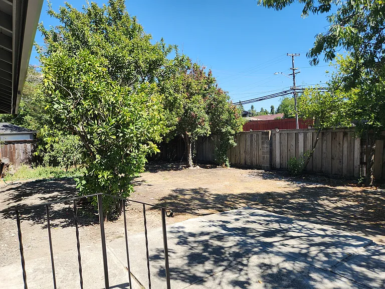 2270 Yucca St — Photo 16
