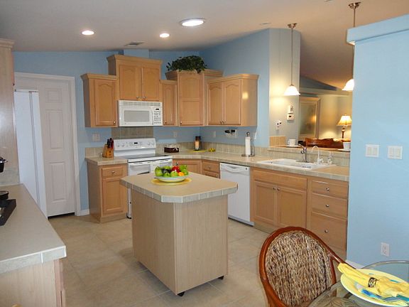 Lot of Blt-in's & Cntr Islnd