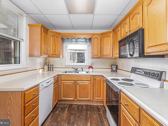 3rd image of 514 Bosler Ave