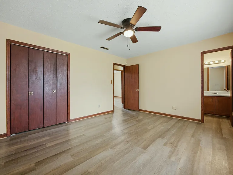 1701 Rose Garden Ln — Photo 13