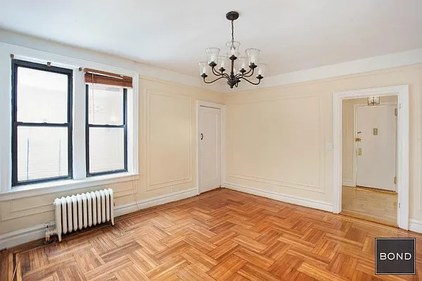 Sold by Bond New York | media 12