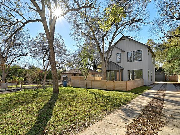 2nd image of 903 Redd St #1