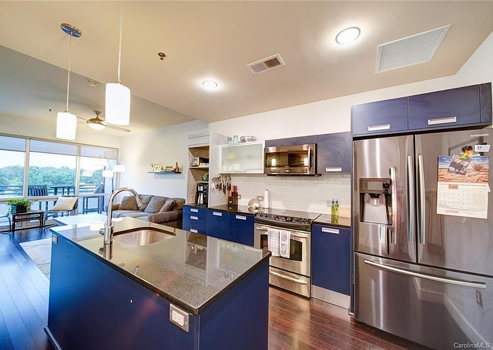 1st image of 1133 Metropolitan Ave Unit 605