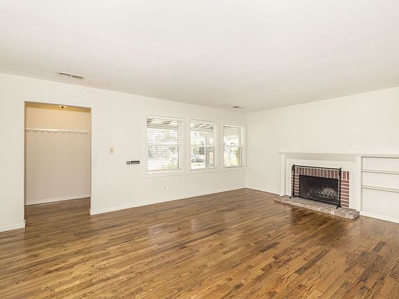 2nd image of 825 Colorado Ave