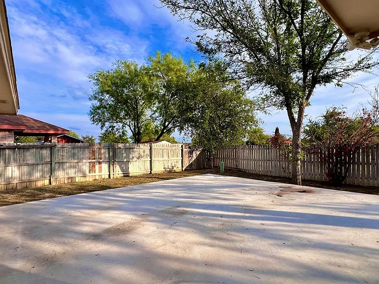 1890 Timberwood Dr — Photo 20