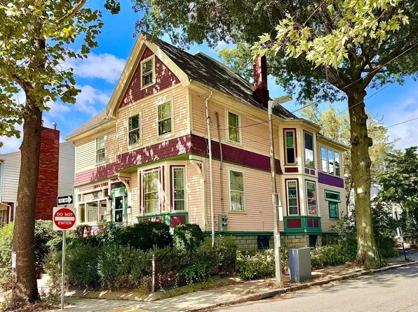 1 Moultrie St, Dorchester, MA 02124