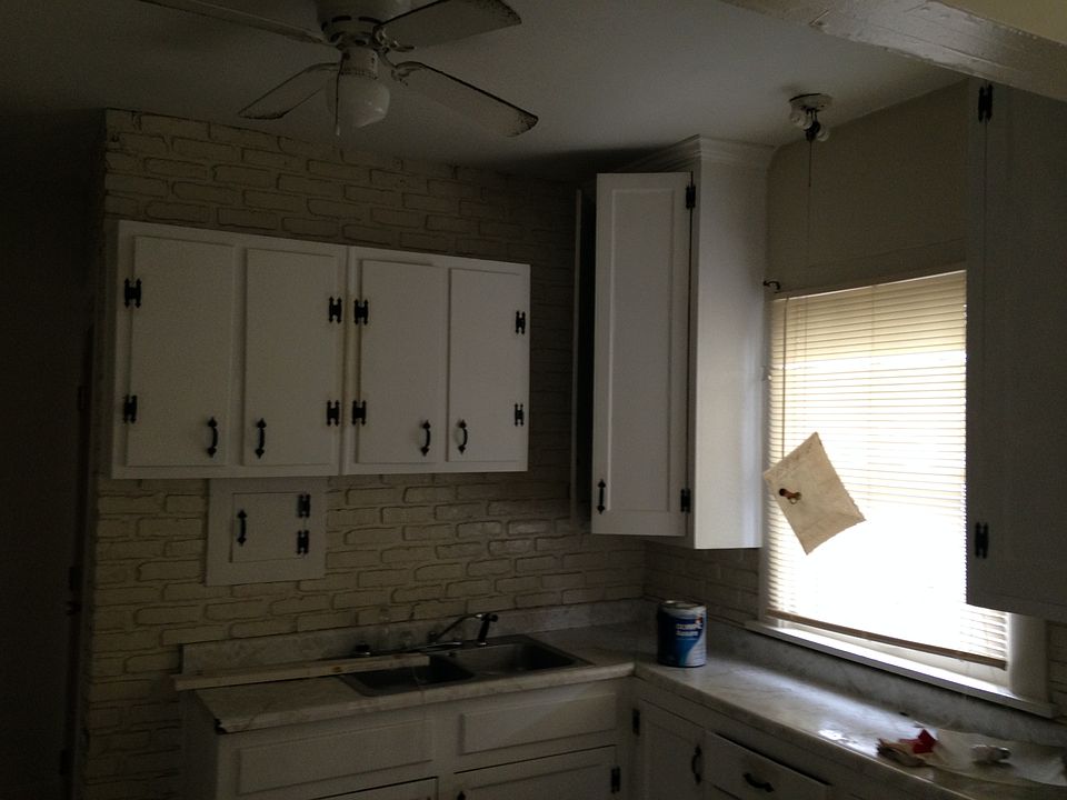 2nd image of 2054 Emerson Ave