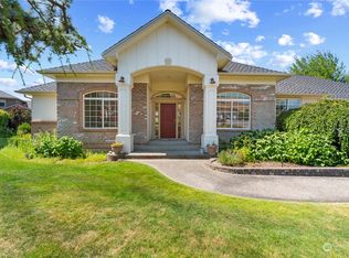 2000 Crystal Ct, East Wenatchee, WA