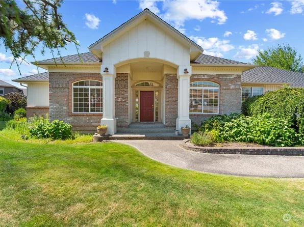 2000 Crystal Court, East Wenatchee, WA 98802