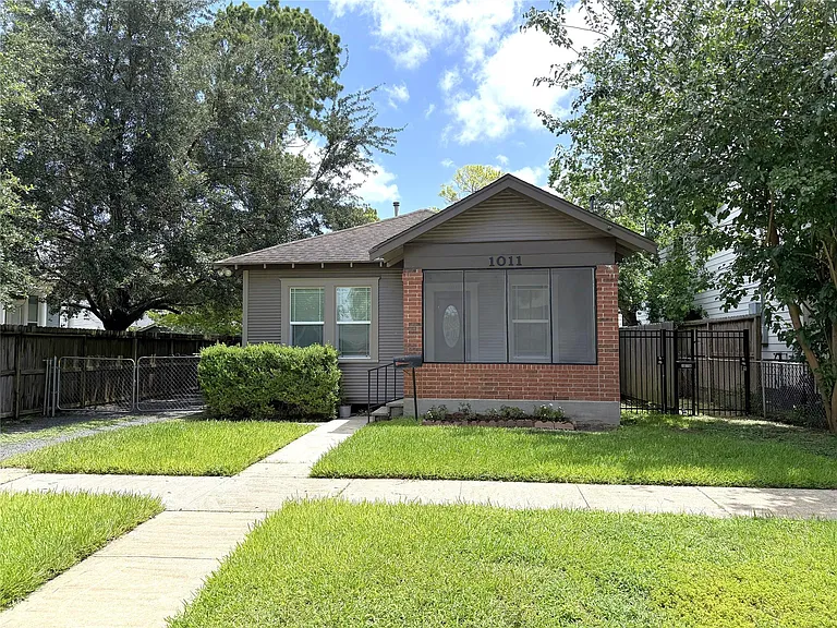 1011 Nadine St — Photo 24