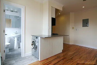 Rented by aptsandlofts.com