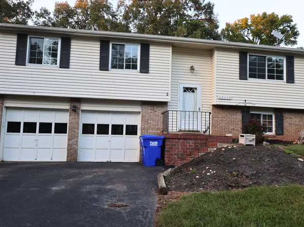 15112 Olddale Rd, Centreville, VA 20120