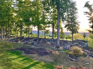 8 Rolling Ridge Rd, Hyde Park, NY 12538