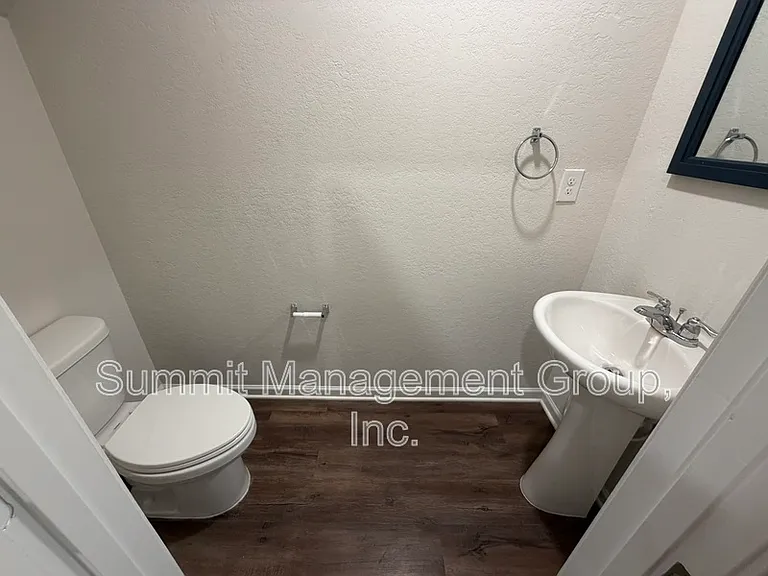 219 Limestone Cir — Photo 34
