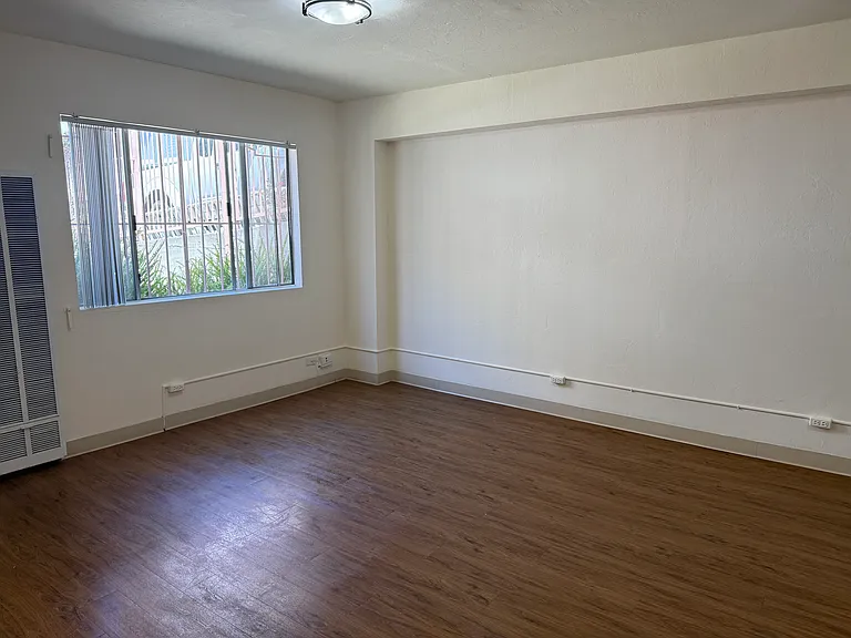 220 Juniper St #19 — Photo 9