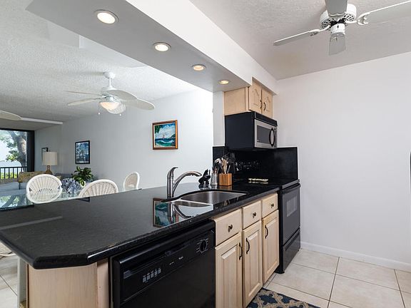 4th image of 97652 Overseas Hwy APT C10