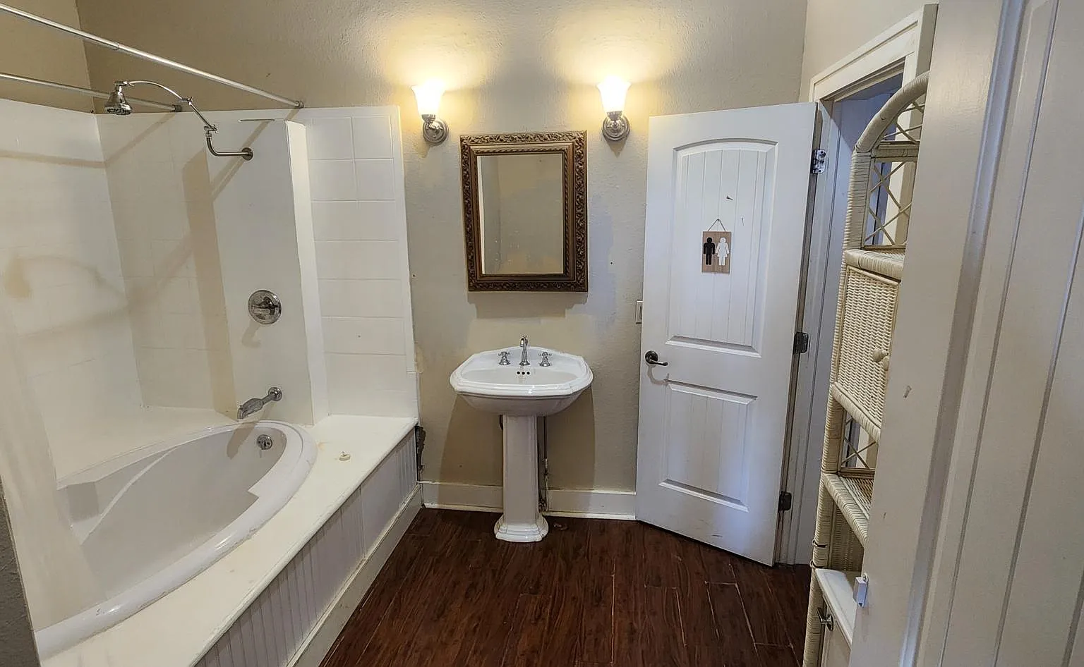 1 bed, 700 sqft, $1,200 — Photo 4