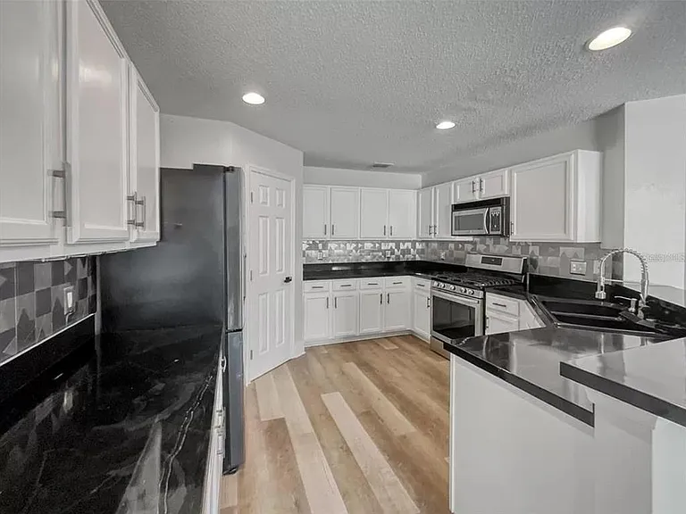 163 Rona Ln — Photo 11