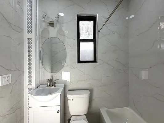 Bathroom, photo 1