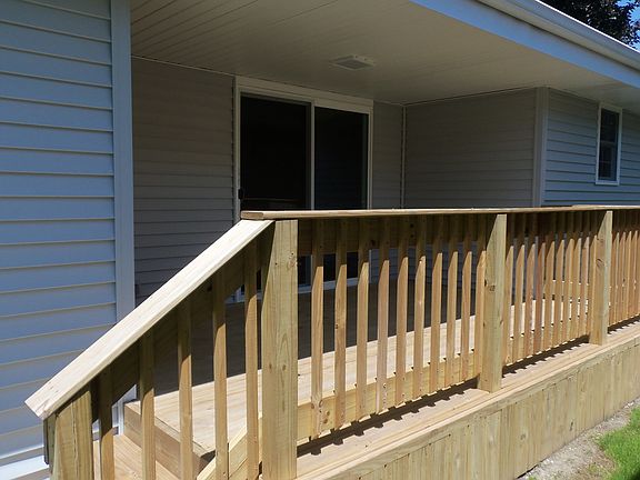 4th image of 1100 Loral Ave