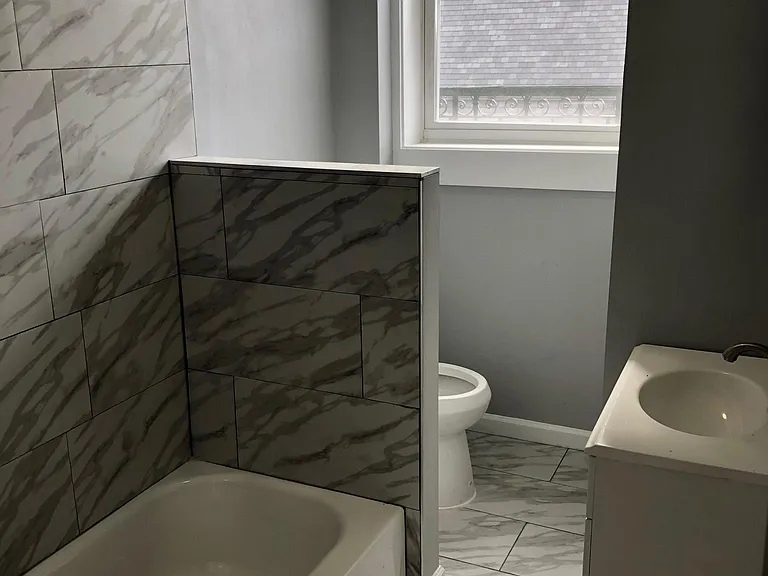 946 Broad St #7 — Photo 8