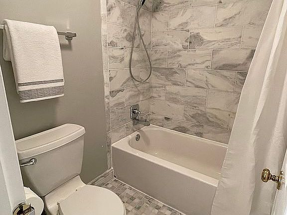 3rd image of 9502 Cordwood Ct