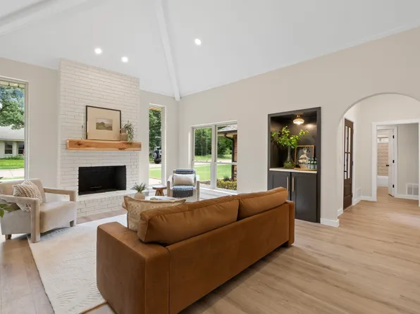 2202 Silver Holly Ln, Richardson, TX 75082