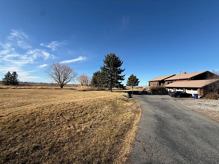 545 Coulee Dr — Photo 5
