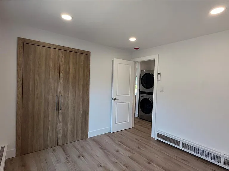 49 Seyfried Ave — Photo 48