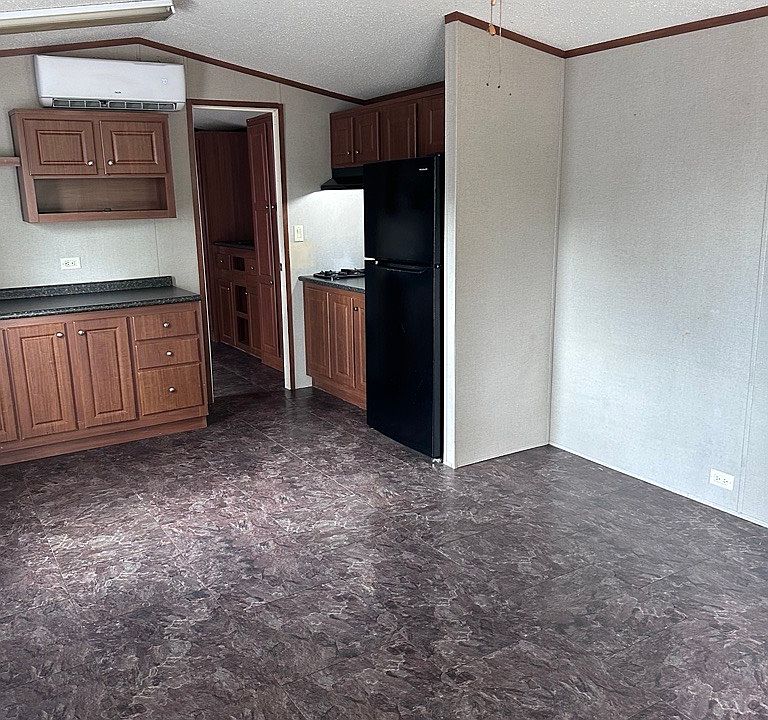 2nd image of 410 County Road 2518 APT 1