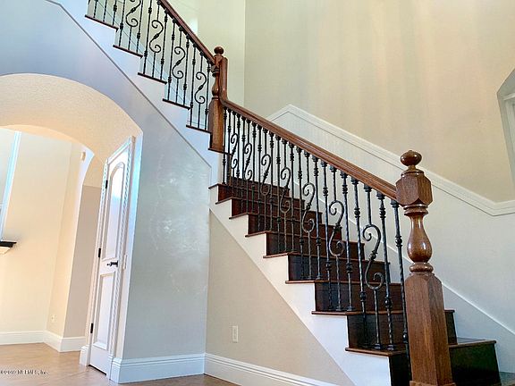 4th image of 605 Catherine Foster Ln