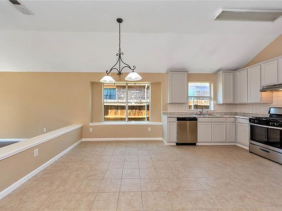 3rd image of 4705 Barnhill Ln