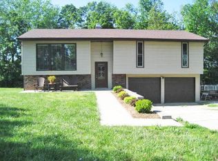 4513 Village Dr, Jefferson City, MO 65109