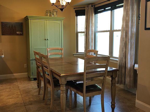 3rd image of 1165 Troon Dr W