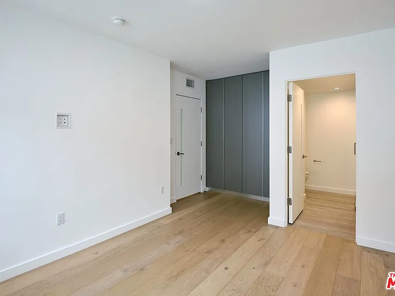 11785 Gateway Blvd #2 — Photo 4