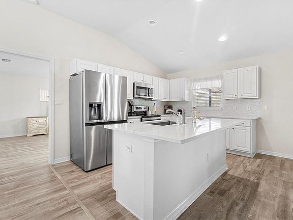 2nd image of 3321 SW 153rd Place Rd