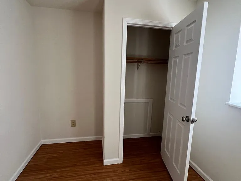 602 Bristol Ct — Photo 24