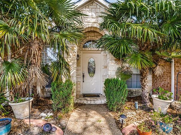 3rd image of 1439 Woodmont Dr