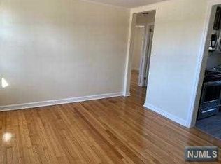 425I Ridge Rd, Lyndhurst, NJ 07071