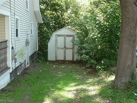 2nd image of 1326 Hillcrest Dr