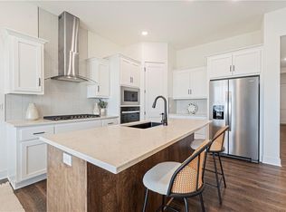 1379 N 163rd St, Basehor, KS 66007