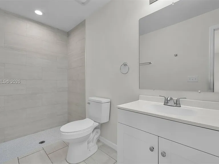 1413 Academy Blvd — Photo 16