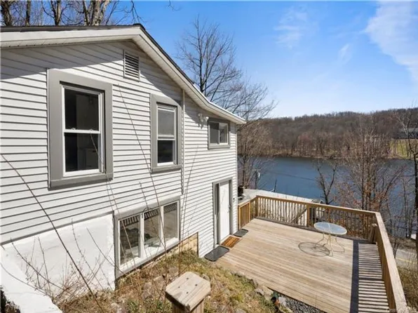 24 Sparrow St, Monroe, NY 10950