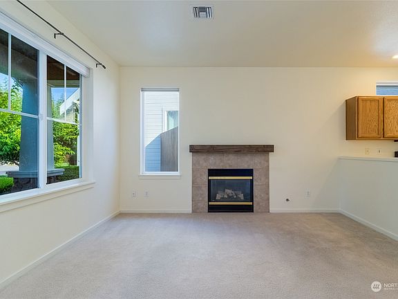4th image of 735 SE Creekside Drive