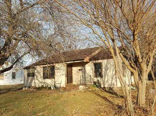1100 N 5th St, Tonkawa, OK 74653