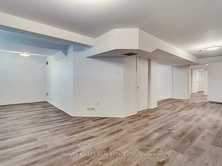 135 Combe Ave — Photo 27